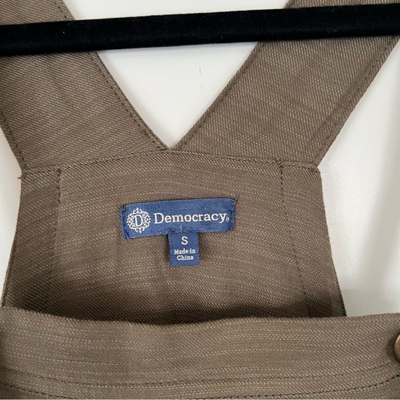 Democracy Cropped Ankle Overalls - Picture 8 of 10